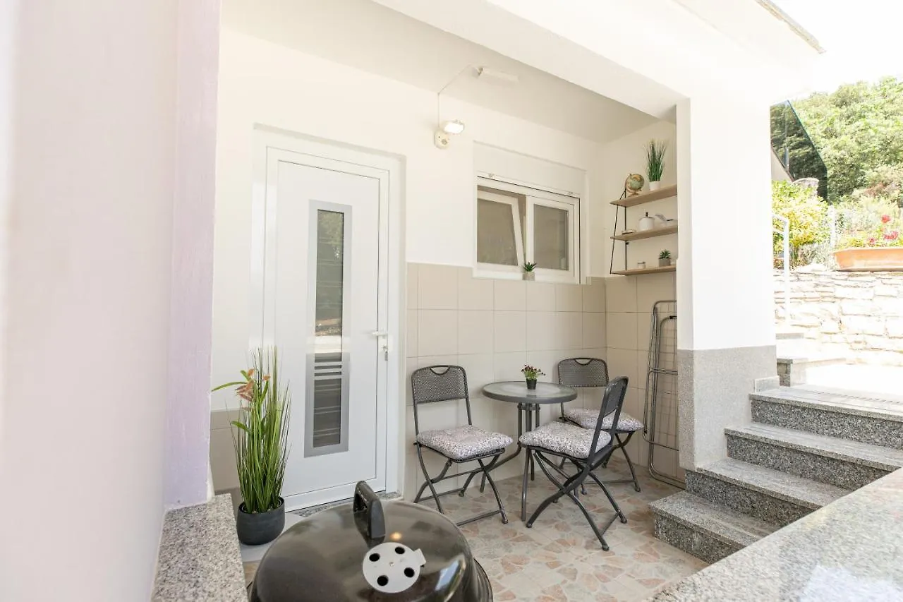 Apartments Tina Stinjan Pula Croatia