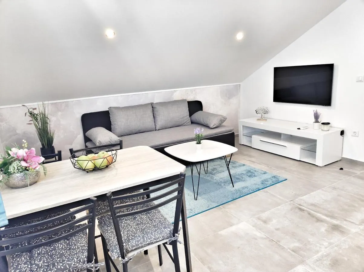 Apartments Tina Stinjan Pula Croatia